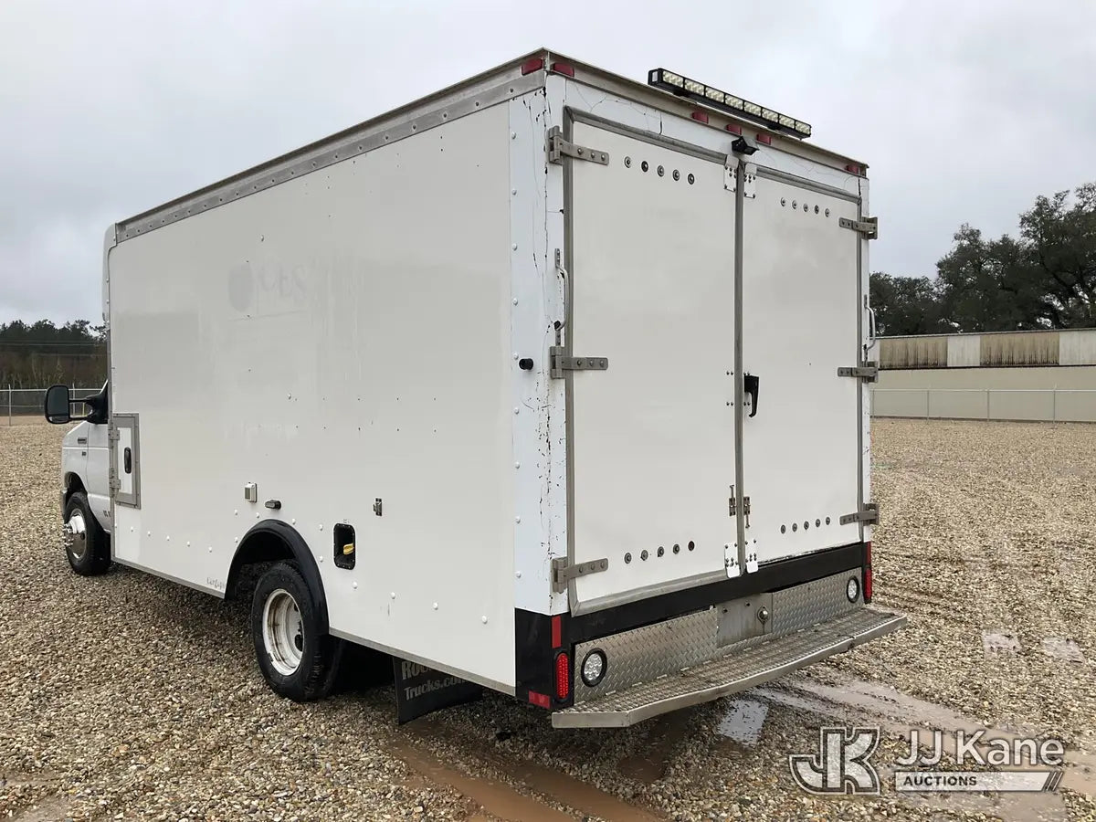 Ford E350 Cutaway 2013