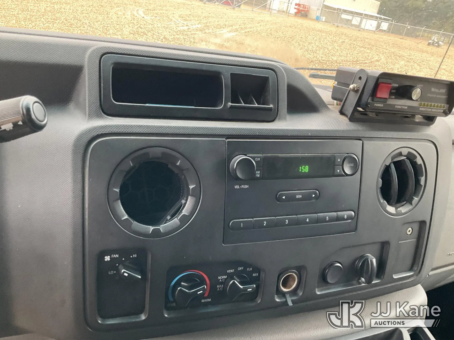 Ford E350 Cutaway 2013